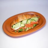 Круасан з лососем